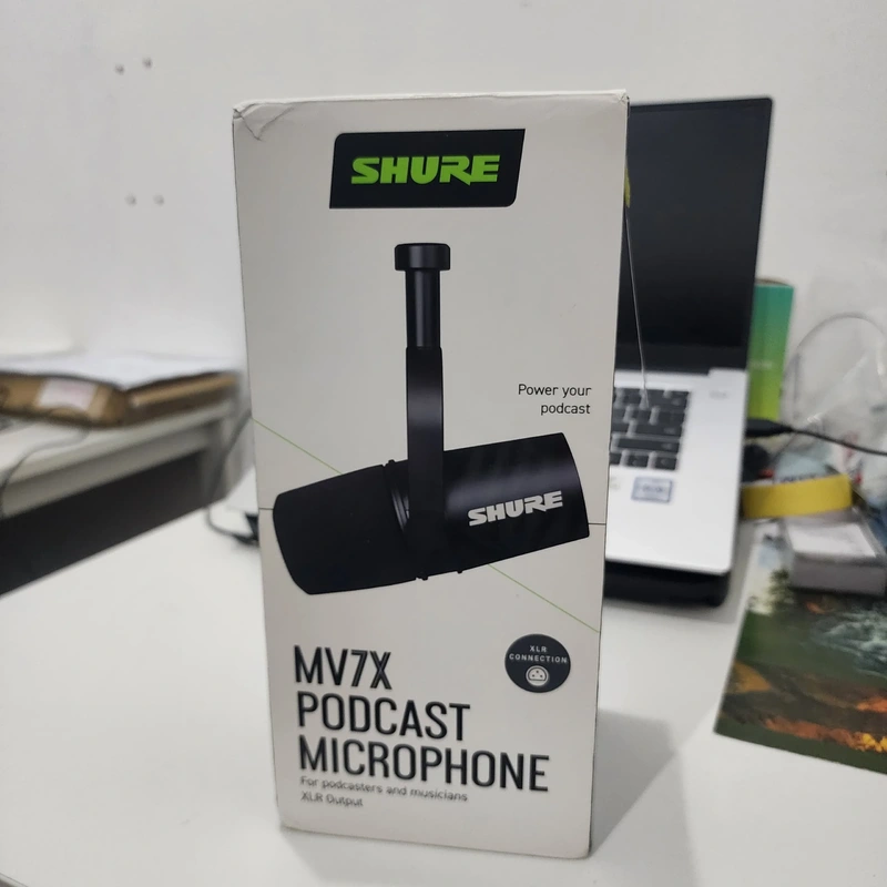 B-STOCK (BS-192) Shure MV7X Dynamic Broadcast Microphone, XLR Version - Black
