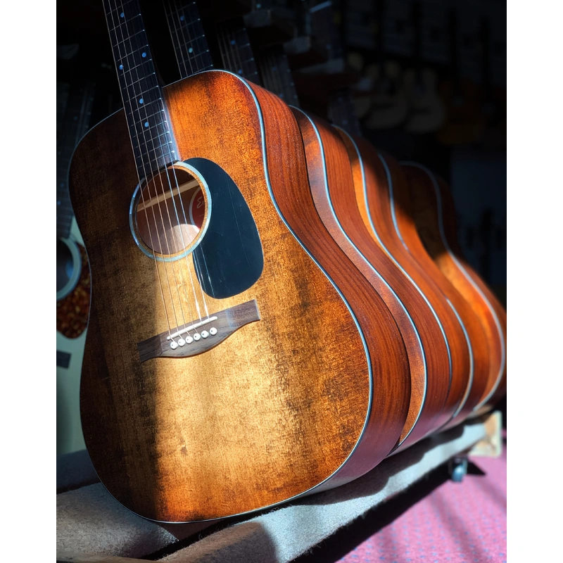 Eastman PCH1-D "Pacific Coast Highway" Acoustic Guitar & Gigbag, Classic Stained Finish