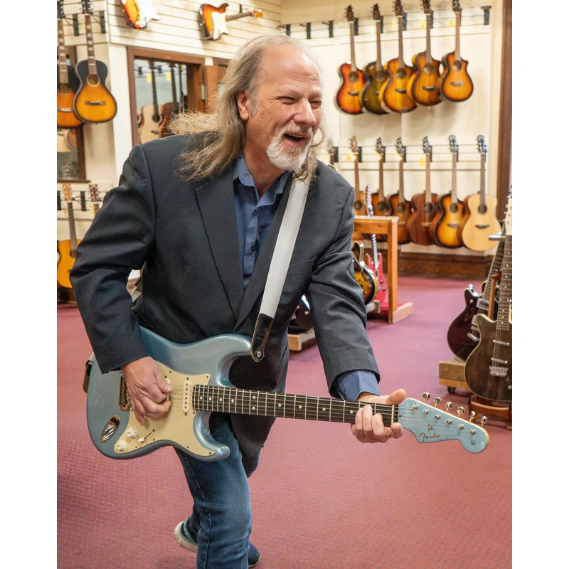 Fender Deluxe American Vintage Player '62 Reissue Stratocaster Electric Guitar (2005)