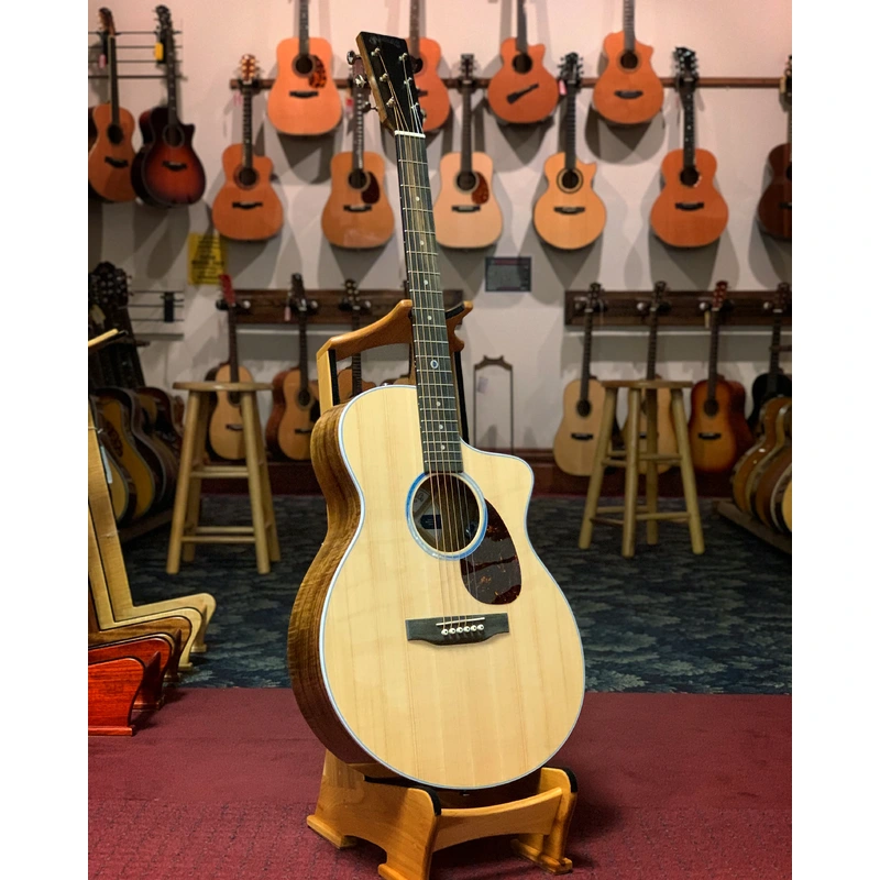 Martin SC-13E Cutaway Guitar & Case, Fishman MX-T Pickup